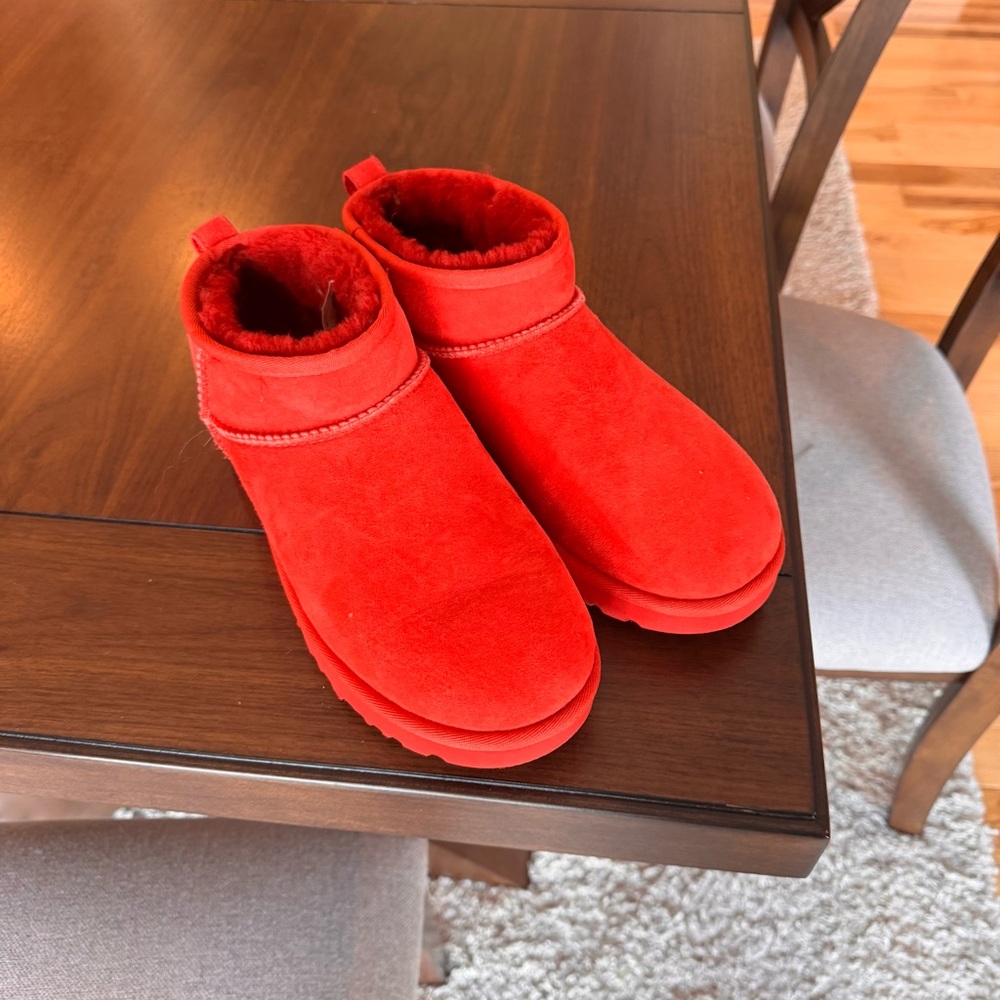 Ugg Mini Classic - image 2